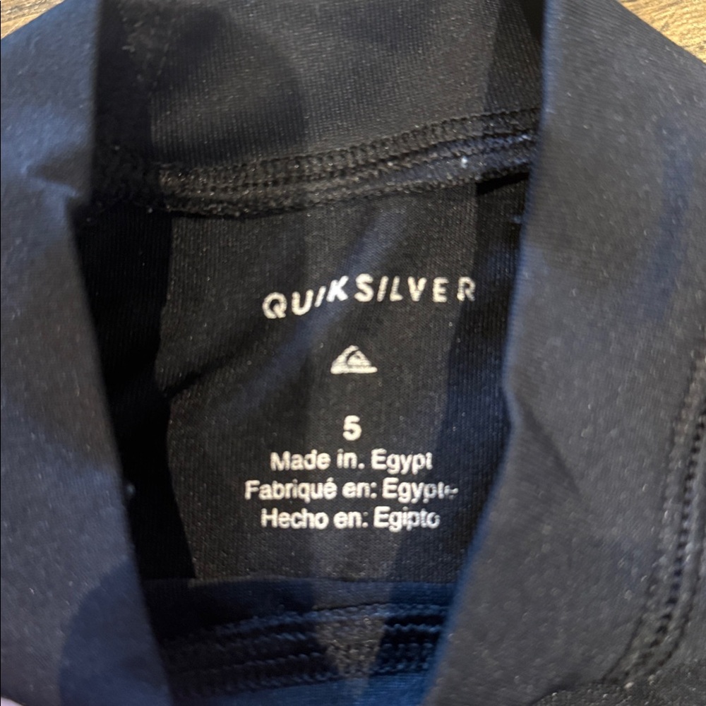 Quicksilver Rash Guard - Picture 2 of 2
